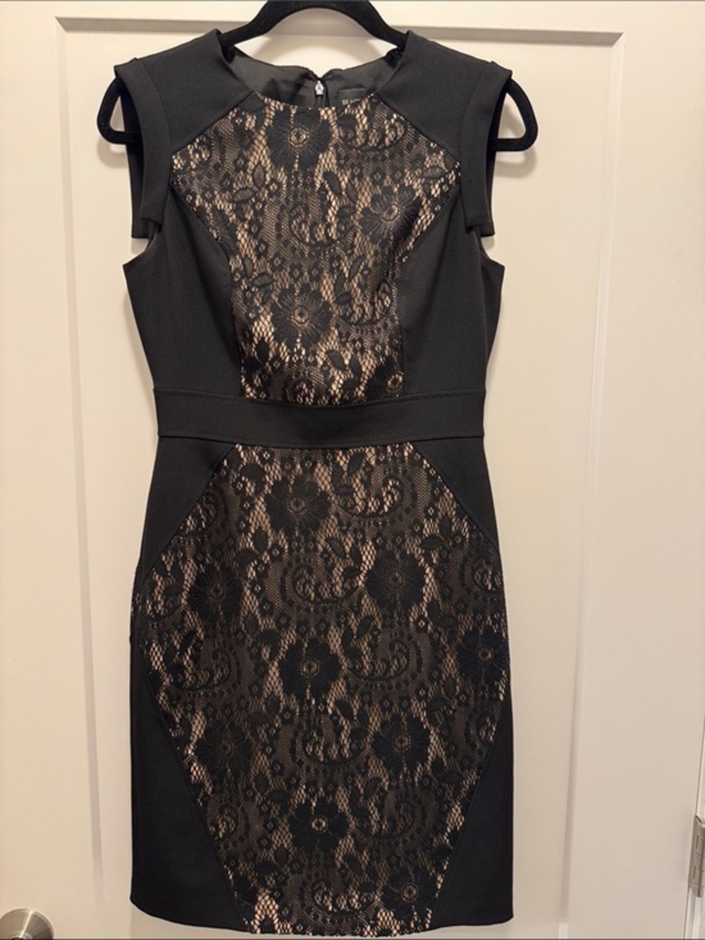 🆕Black label Saks Fifth Avenue Black Lace Midi Dress with Nude Lining. 4. NWOT!🔥 - Picture 1 of 3